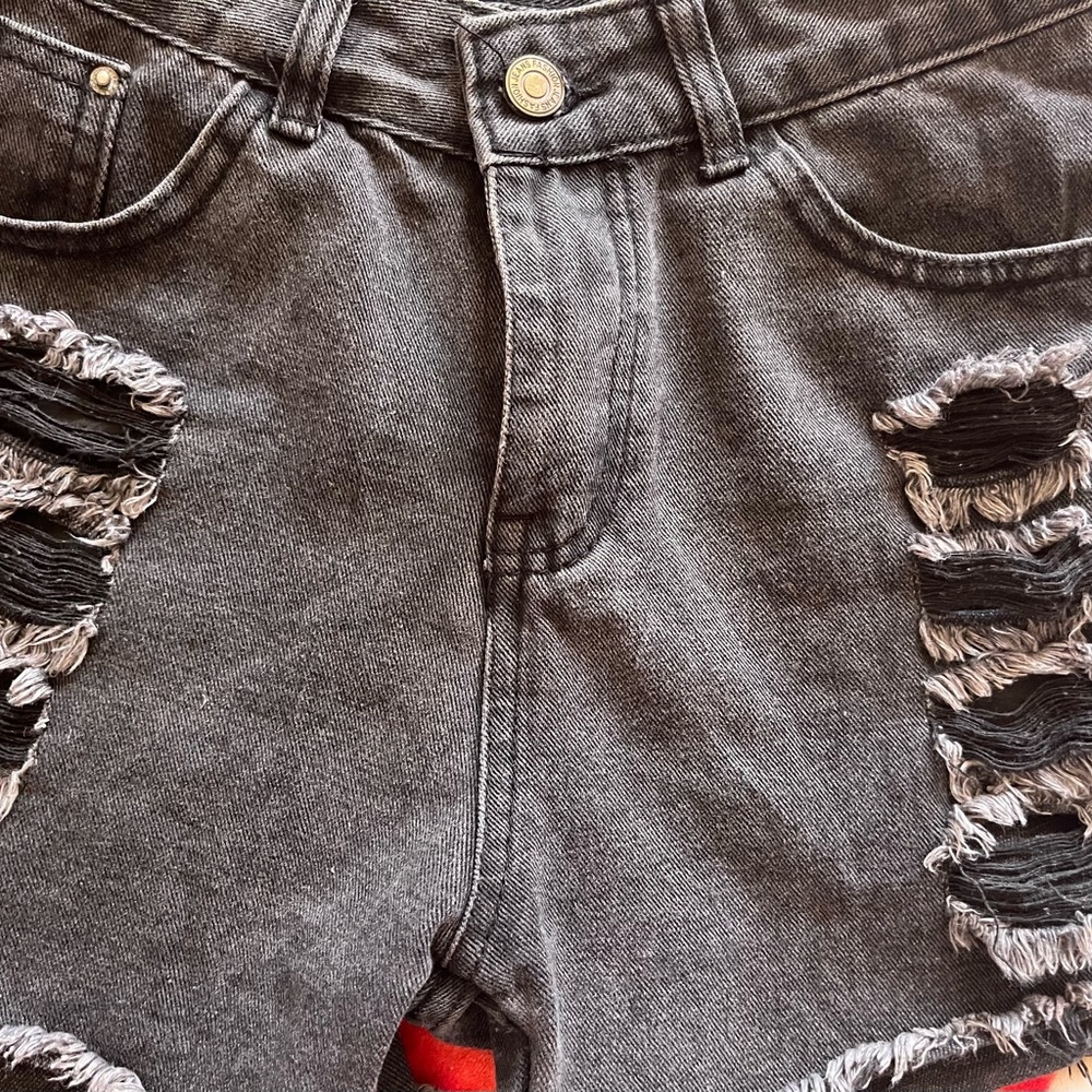 denim shorts - Picture 5 of 7
